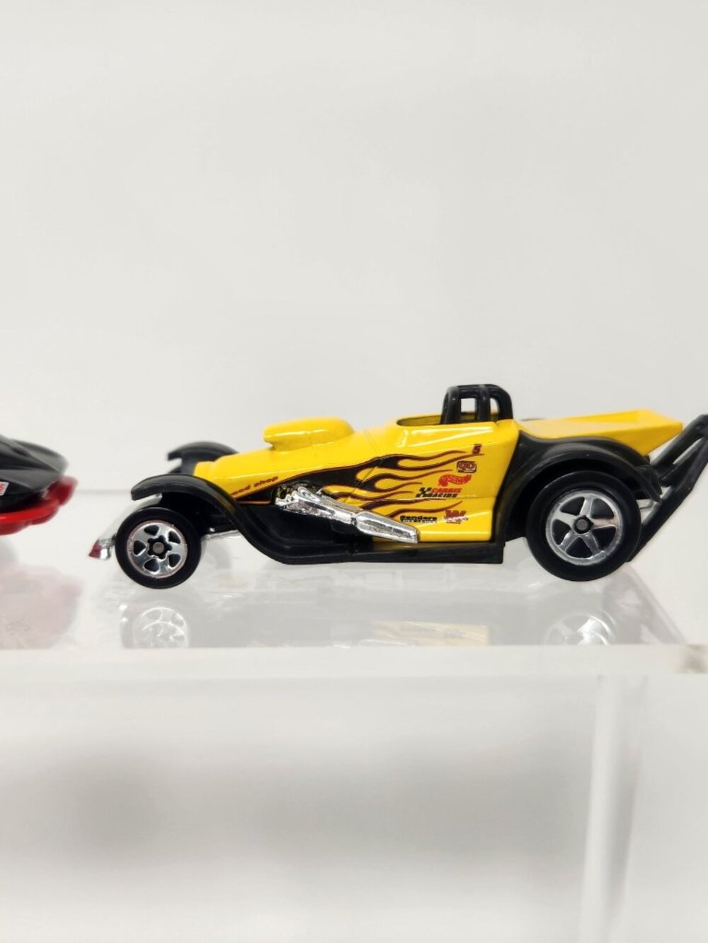 Hotwheels Diecast Cars Lot of (9) 1/64 (p1) - Picture 5 of 11